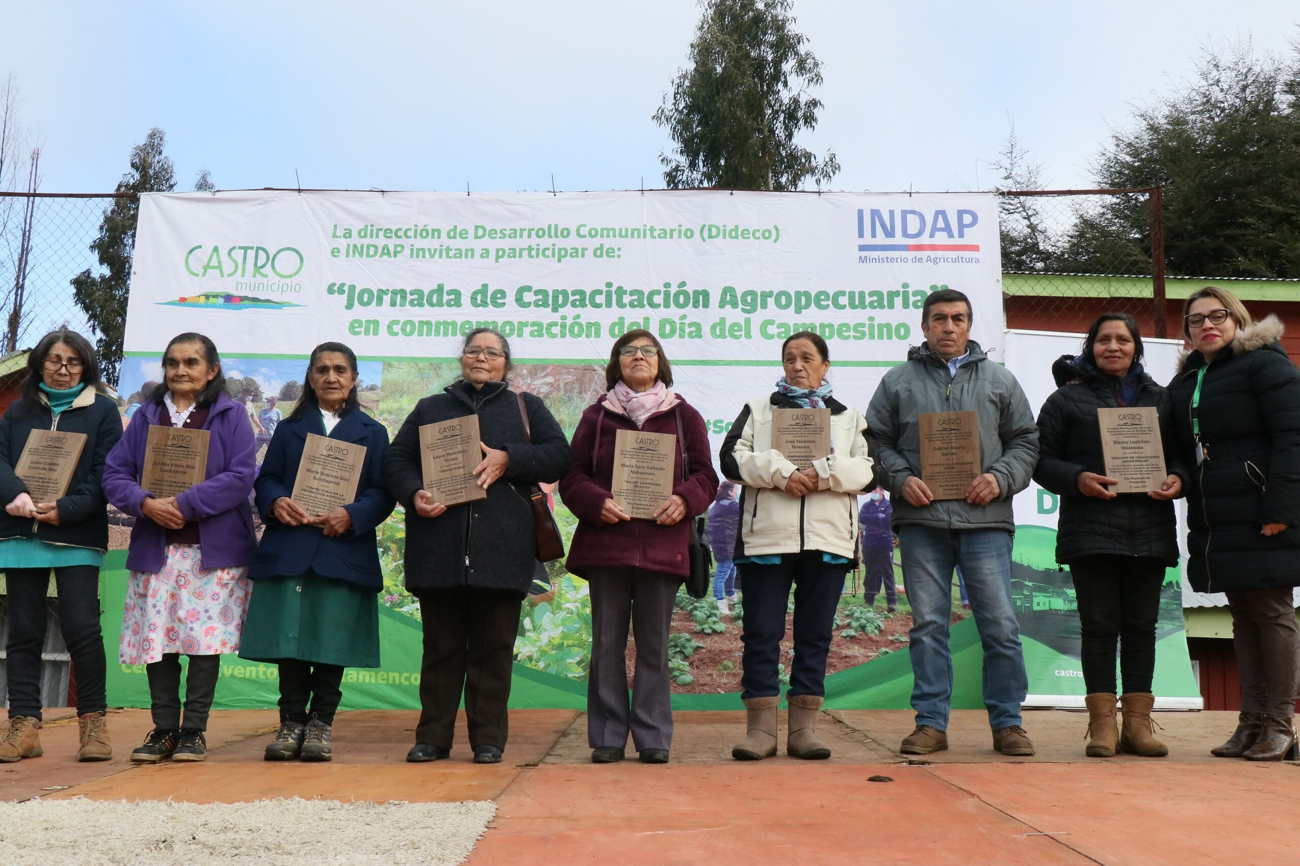 Con capacitación y ceremonia de reconocimiento se conmemoró el Dia del Campesino en Castro