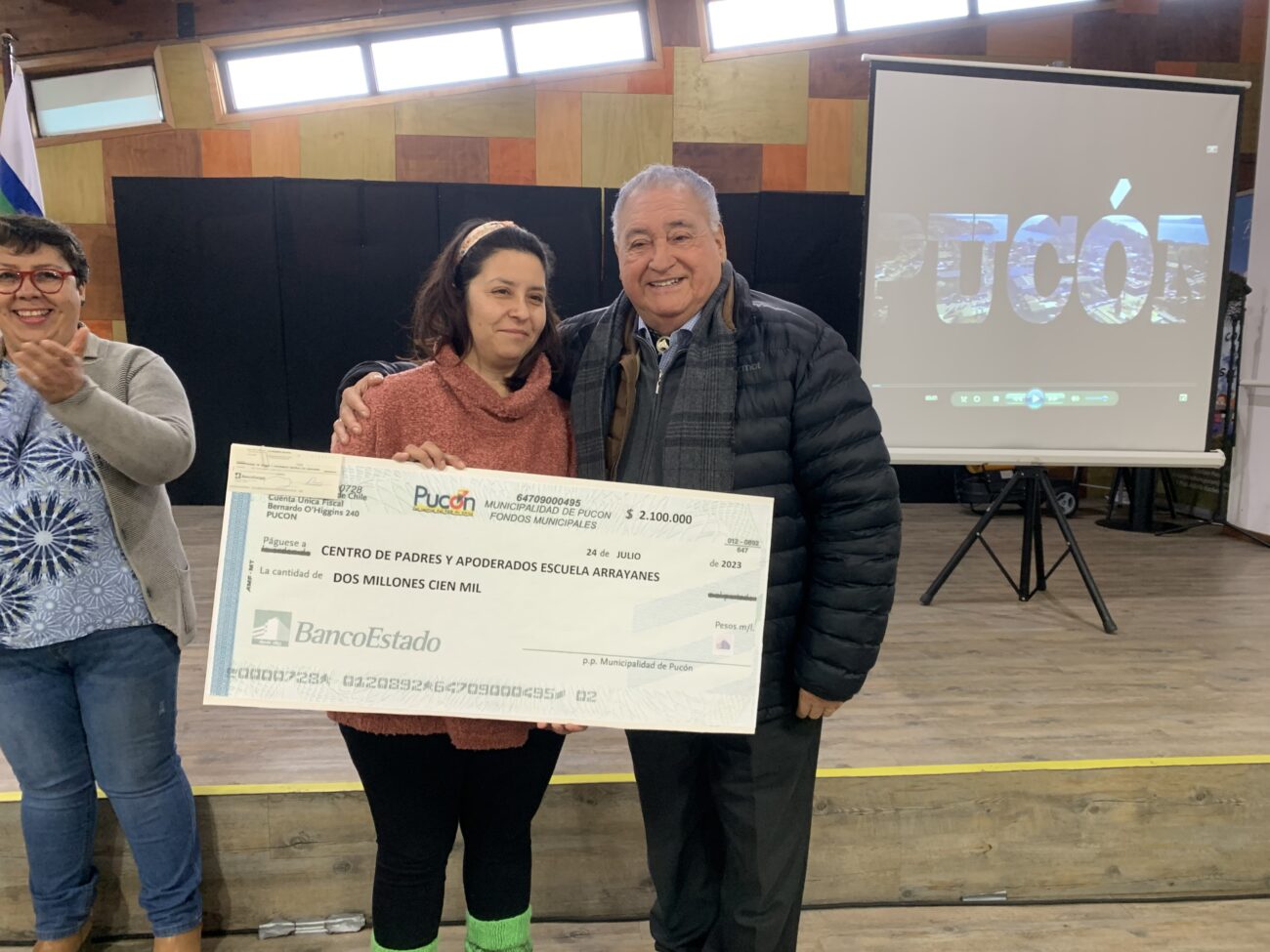 ENTREGAN MÁS DE 15 MILLONES DE PESOS PARA ORGANIZACIONES COMUNITARIAS Y FUNCIONALES DE PUCÓN – Website de la Municipalidad de Pucón