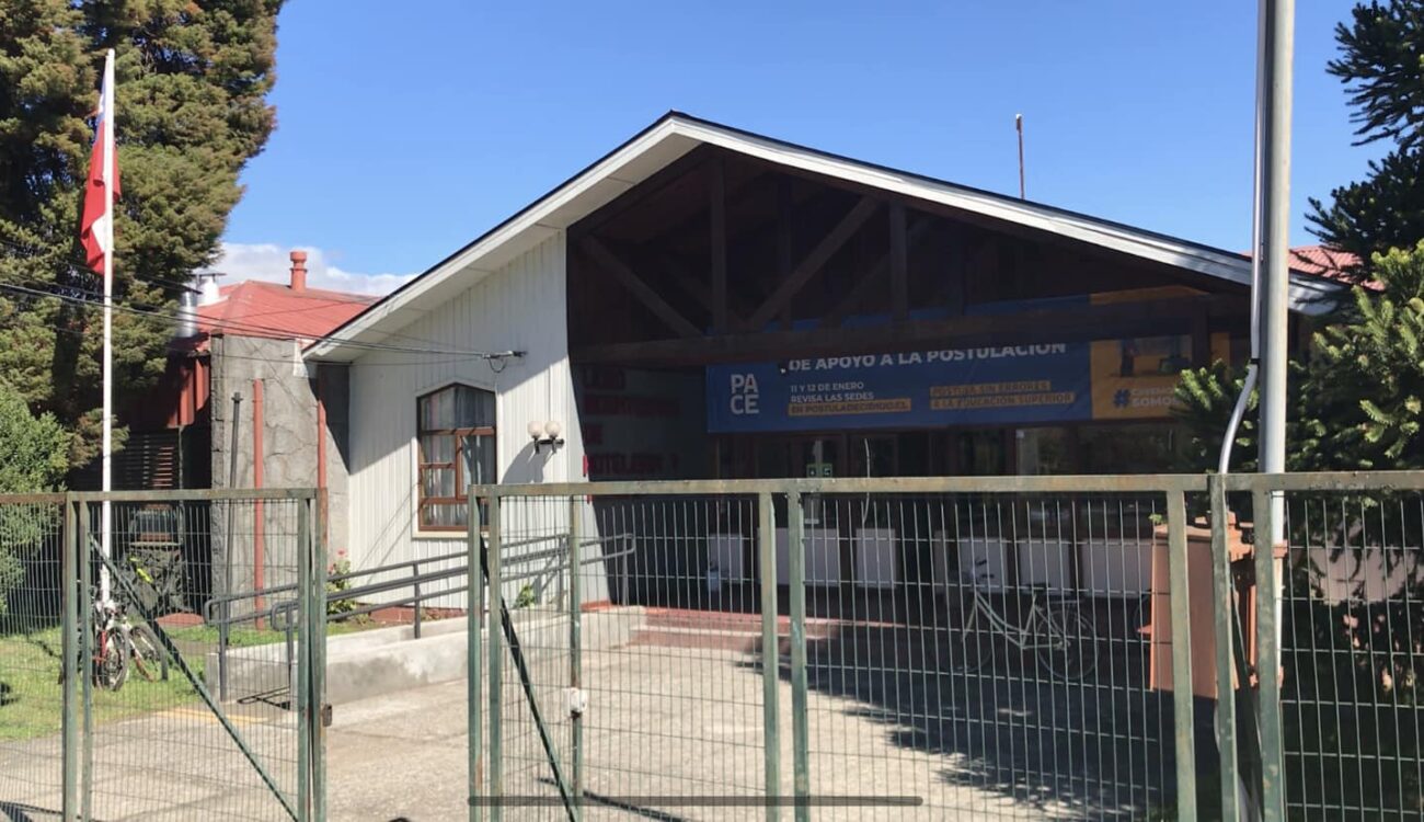 MÁS DE 300 PROFESORES DE ESCUELAS MUNICIPALES DE PUCÓN SE ADHIRIERON AL PARO DE PROFESORES – Website de la Municipalidad de Pucón