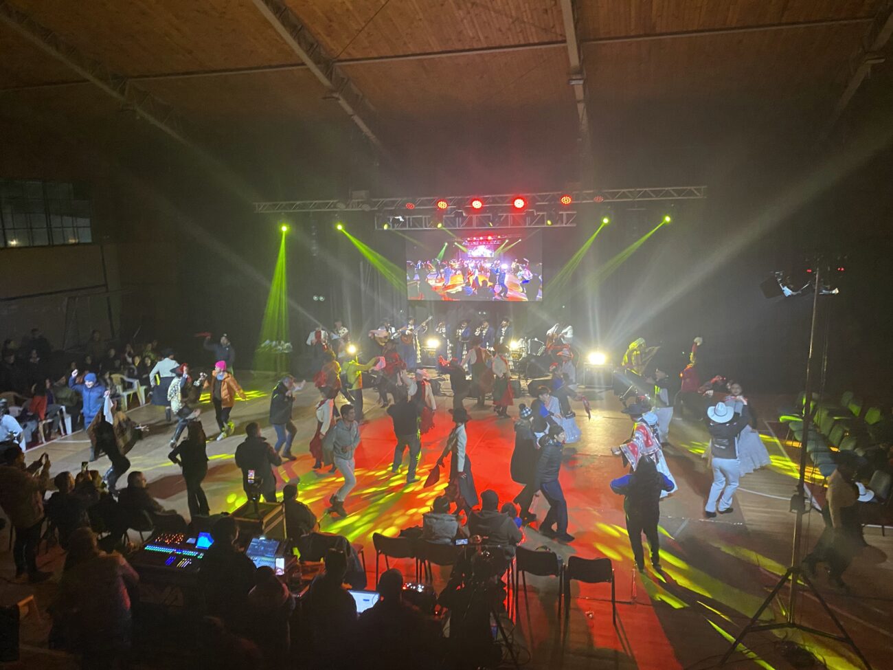 EN EL GIMNASIO MUNICIPAL DE PUCÓN REALIZARON CELEBRACIÓN DÍA INTERNACIONAL DEL FOLCLORE – Website de la Municipalidad de Pucón