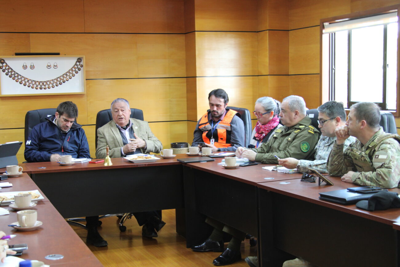 CONTINÚA ALERTA NARANJA EN VOLCÁN VILLARRICA Y AUTORIDADES MANTIENEN SUSPENSIÓN DE CLASES HASTA EL LUNES 2 DE OCTUBRE