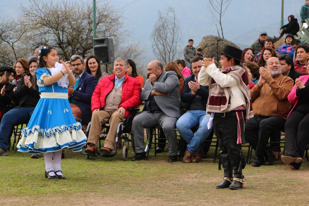 IZAMIENTO DE BANDERA EN CERRO SAN JUAN DE EL CERRILLO DA INICIO AL MES PATRIO – Ilustre Municipalidad de Rengo