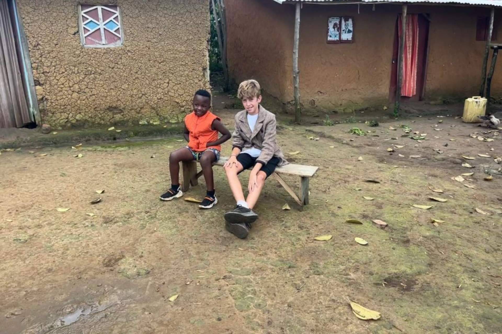 Masaka Kids Africana, los populares niños ugandeses de 'Jerusalema', y su líder Prince presentan su nuevo tema 'Live Happy' con LiL JAN