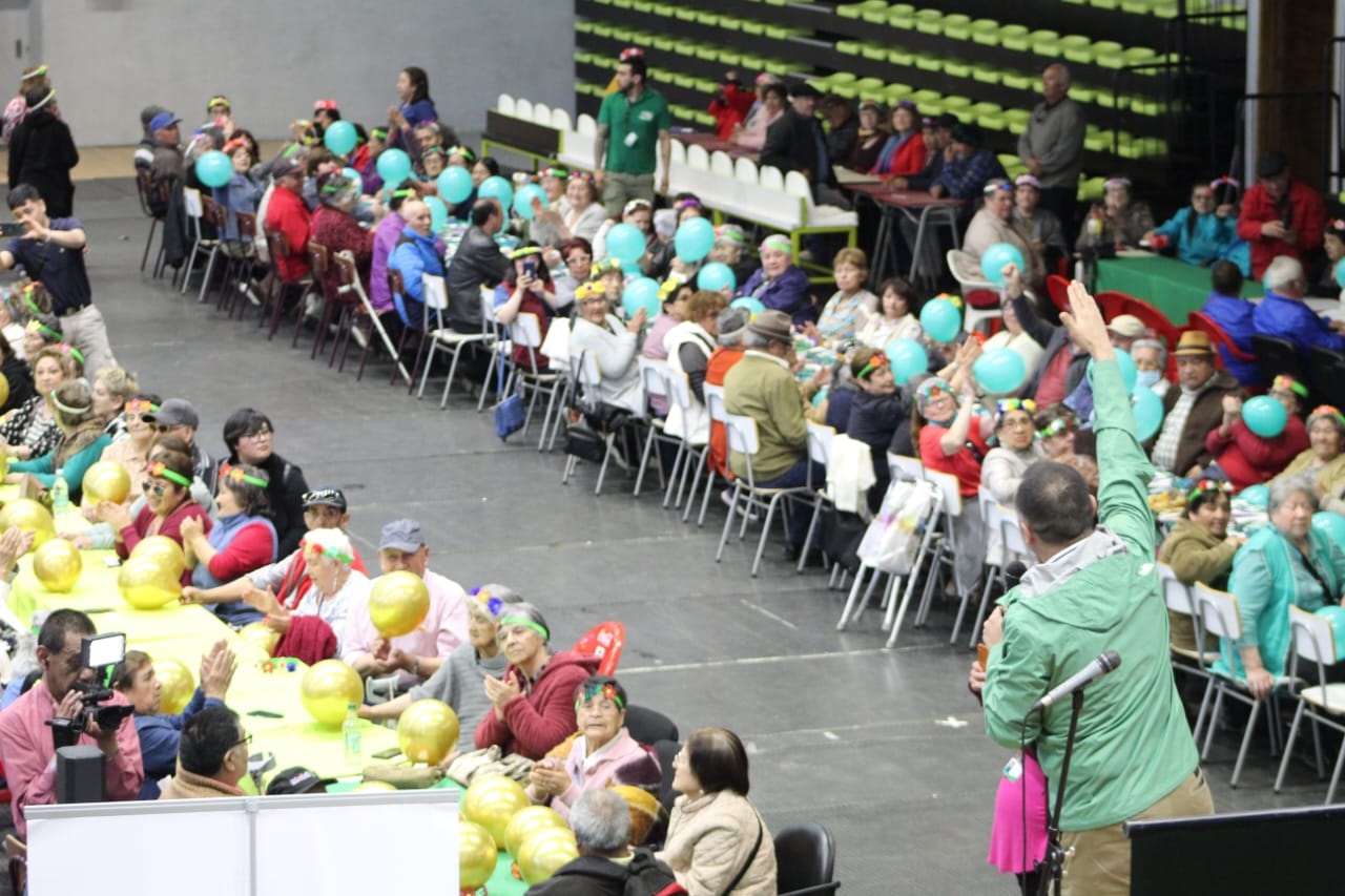 La comuna de Castro celebró la Bienvenida Primavera en un emotivo encuentro con más de 300 adultos mayores