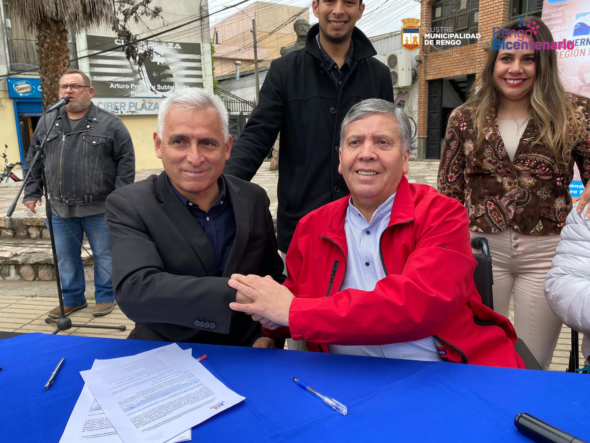 MUNICIPALIDAD DE RENGO Y GOBIERNO REGIONAL FIRMAN 4 PROYECTOS PARA OBRAS EN LA COMUNA