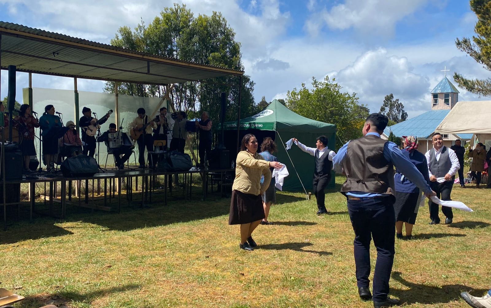 Puyan celebró su primera fiesta costumbrista con el mejor sabor