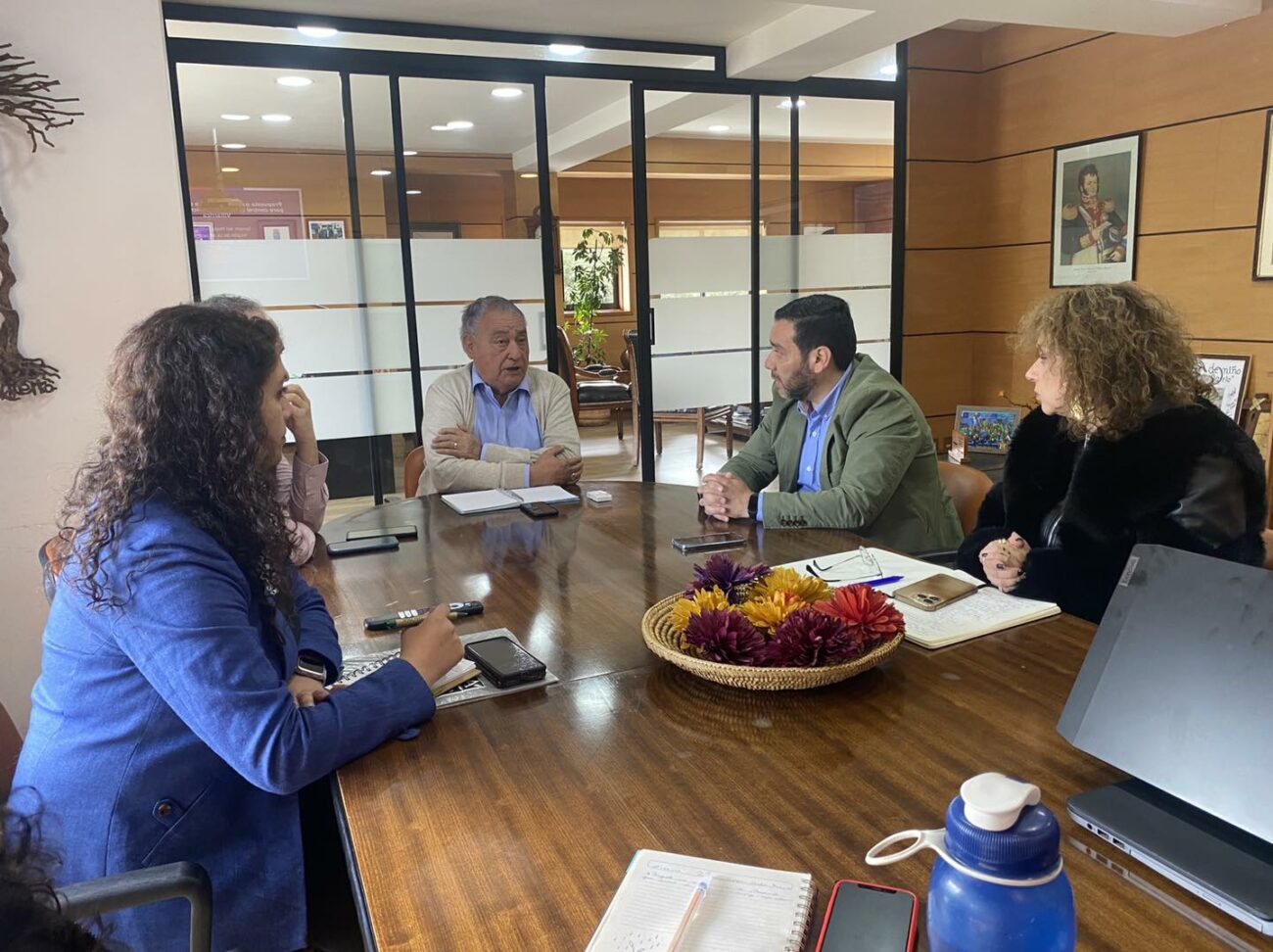SEREMI DE MEDIO AMBIENTE VISITÓ PUCÓN PARA COORDINAR ACCIONES PLAN DESCONTAMINACIÓN DEL LAGO VILLARRICA – Website de la Municipalidad de Pucón