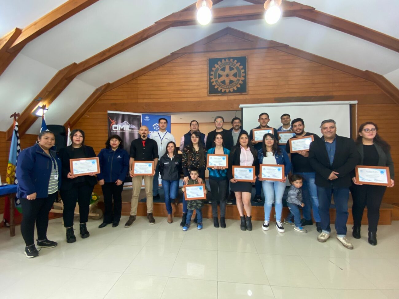 14 GUARDIAS DE LA COMUNA LACUSTRE FUERON CERTIFICADOS POR LA OFICINA MUNICIPAL DE INTERMEDIACIÓN LABORAL DE PUCÓN