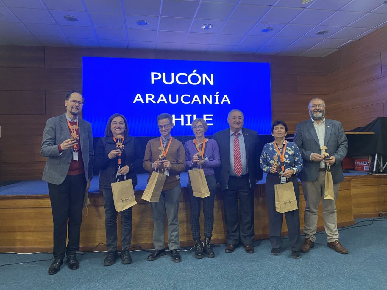 EN PUCÓN SE REALIZA IMPORTANTE ENCUENTRO INTERNACIONAL SOBRE VULCANOLOGÍA Y OBSERVATORIOS – Website de la Municipalidad de Pucón