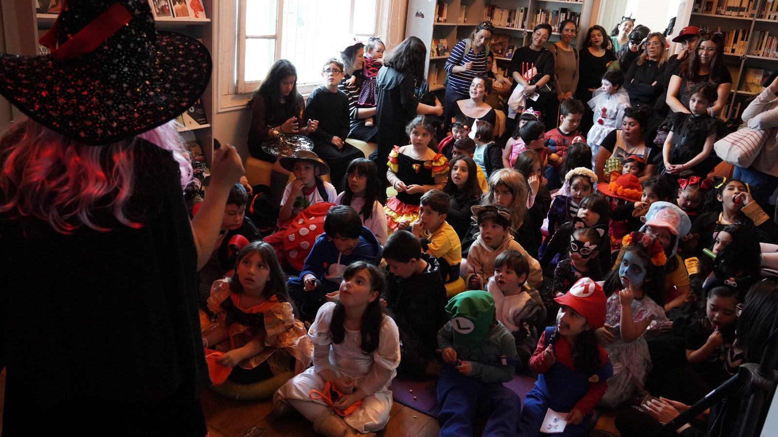 MÁS DE 800 NIÑOS Y NIÑAS CELEBRARON HALLOWEEN EN LA BIBLIOTECA PÚBLICA PAUL HARRIS DE VILLA ALEMANA