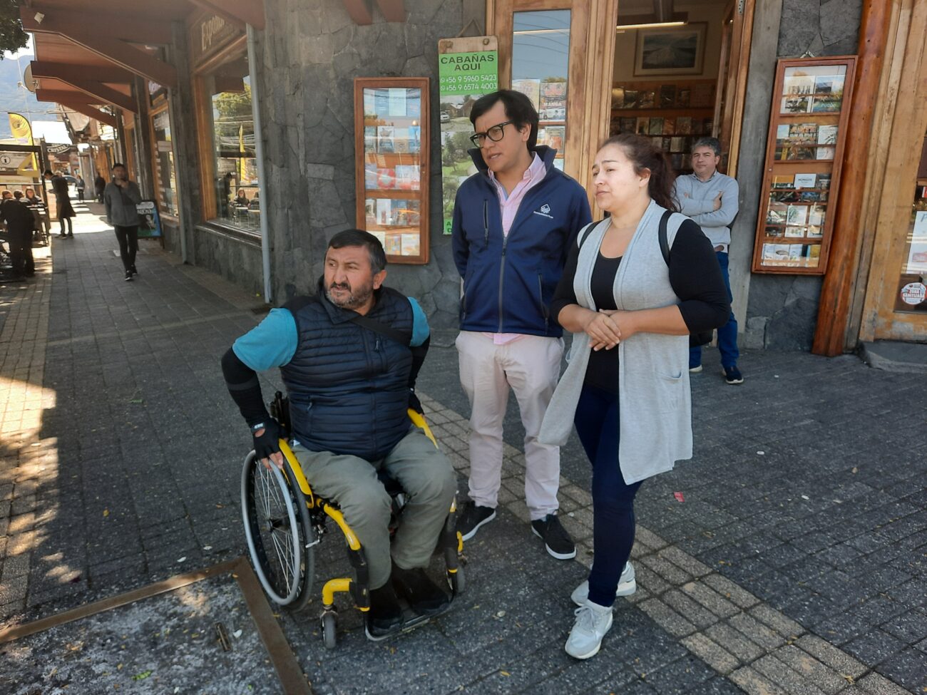 DIRECCIÓN DE TRÁNSITO Y AGRUPACIONES DE DISCAPACIDAD DEFINEN NUEVOS ESTACIONAMIENTOS  – Website de la Municipalidad de Pucón
