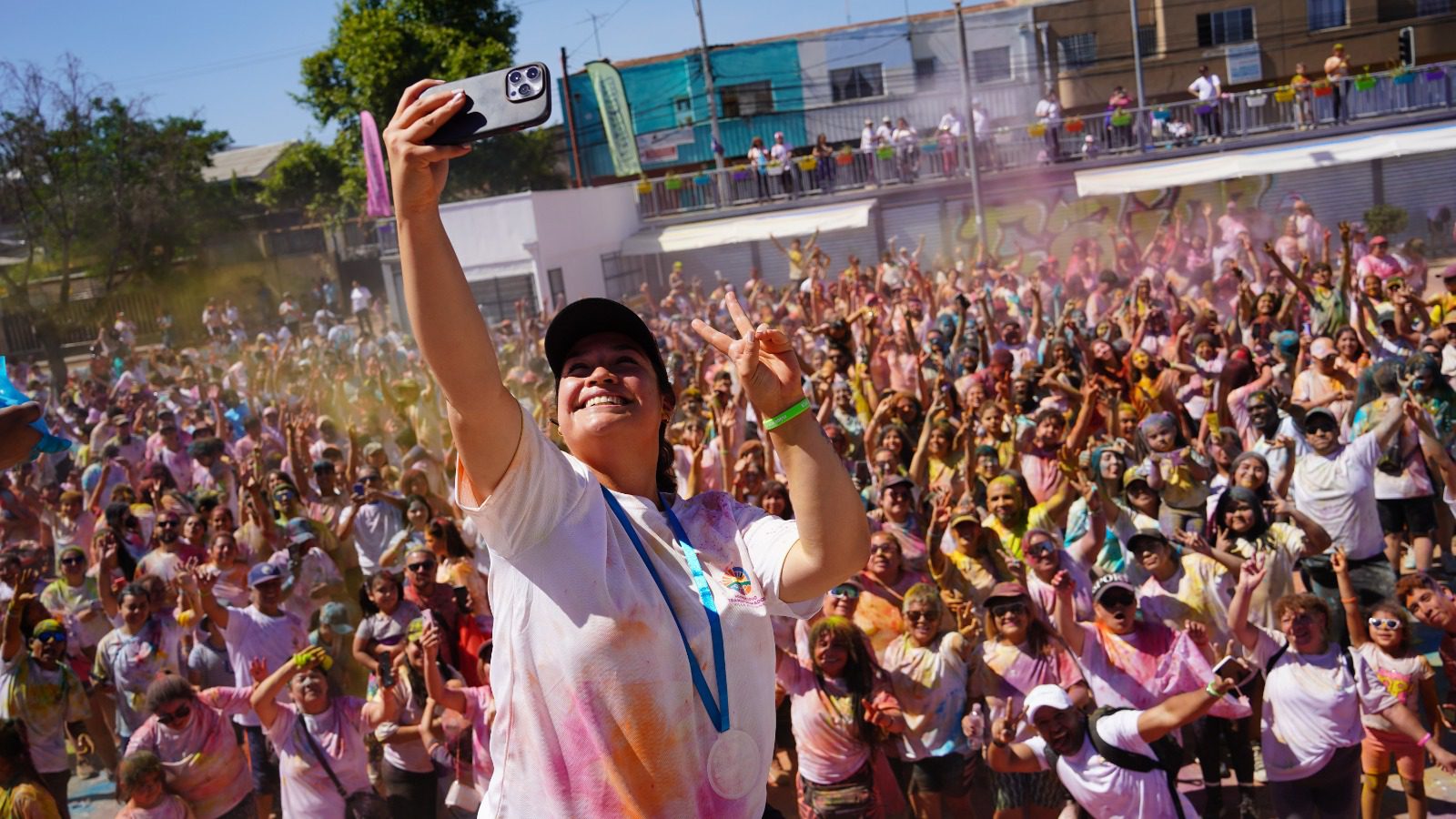 VILLA ALEMANA CIERRA SU ANIVERSARIO A TODO COLOR: MÁS DE MIL PERSONAS PARTICIPARON DE LA FLUOR RUN 2023