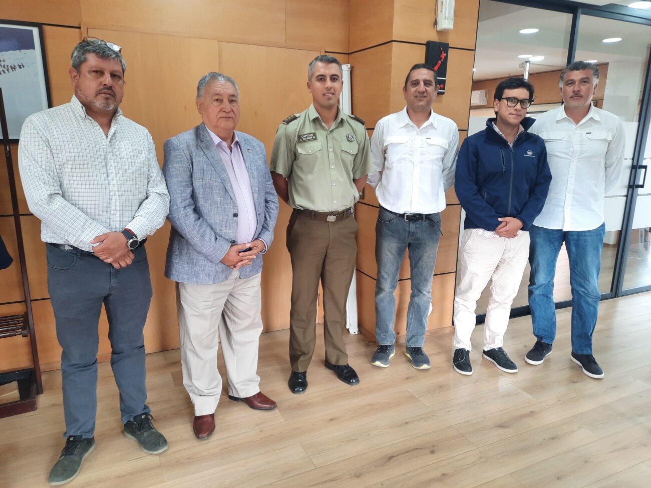 CAPITÁN DE LA NOVENA COMISARÍA REALIZA VISITA PROTOCOLAR AL ALCALDE DE PUCÓN – Website de la Municipalidad de Pucón