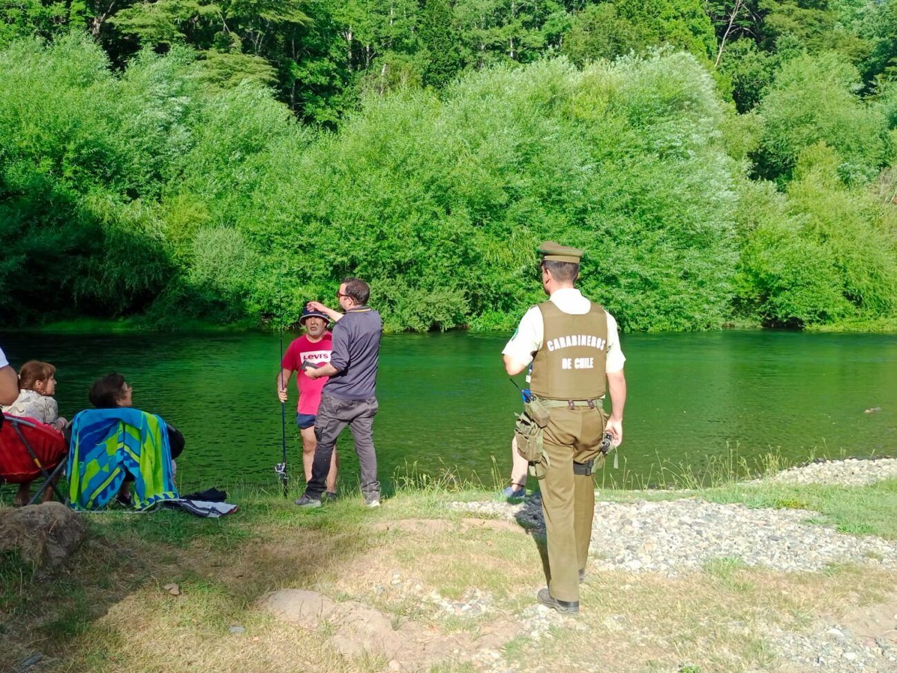 CONTINUAN LAS FISCALIZACIONES A LA PESCA FURTIVA EN PUCÓN – Website de la Municipalidad de Pucón