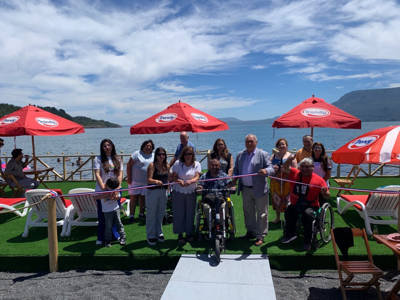 PUCÓN INAUGURA TERRAZA INCLUSIVA Y CON ACCESO AL LAGO – Website de la Municipalidad de Pucón