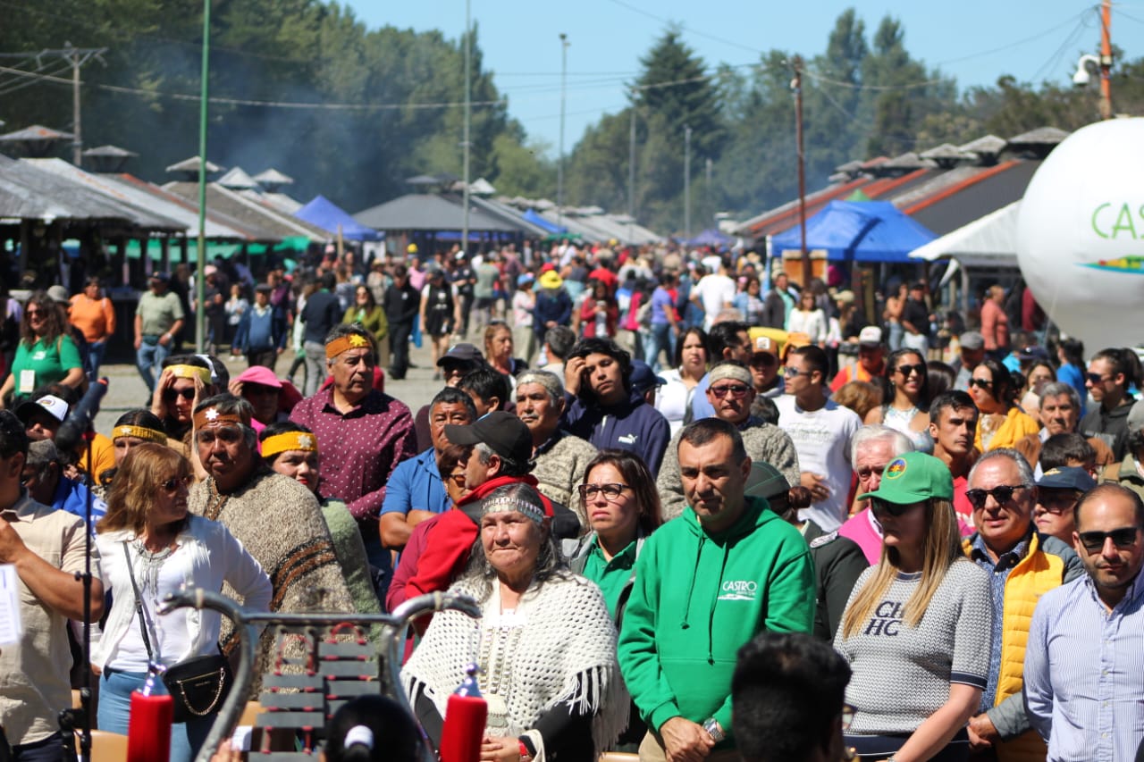 Festival Costumbrista Chilote: Castro celebra 43 años de gastronomía, artesanía y folclore