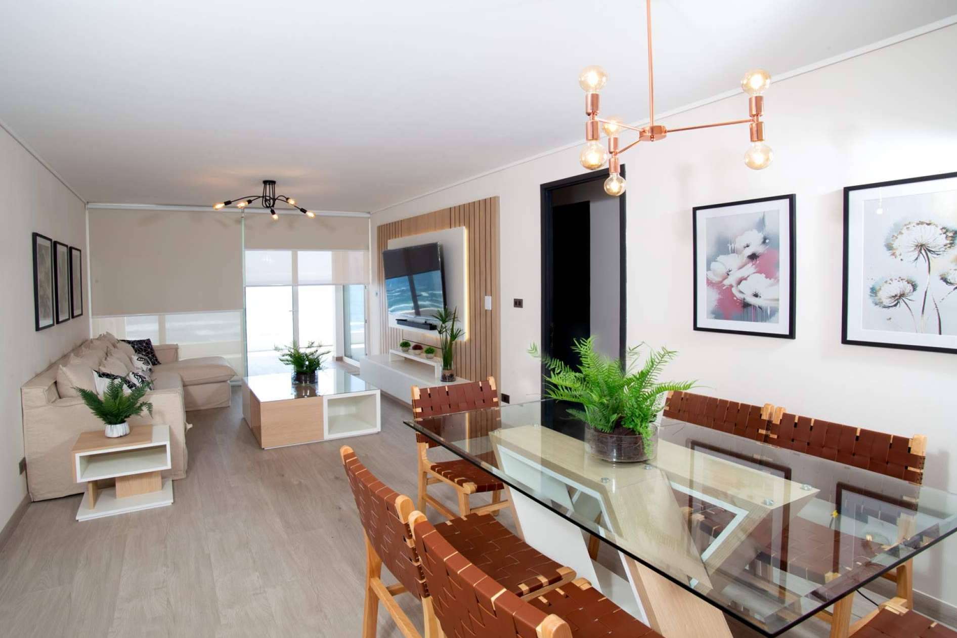 Webdecor se encuentra entre los líderes fabricantes directos de muebles de diseño a medida