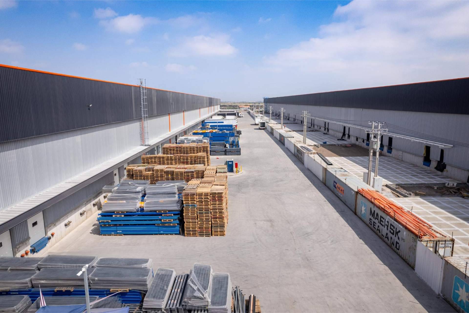 DB Schenker amplía operaciones en el parque logístico Lo Boza 422