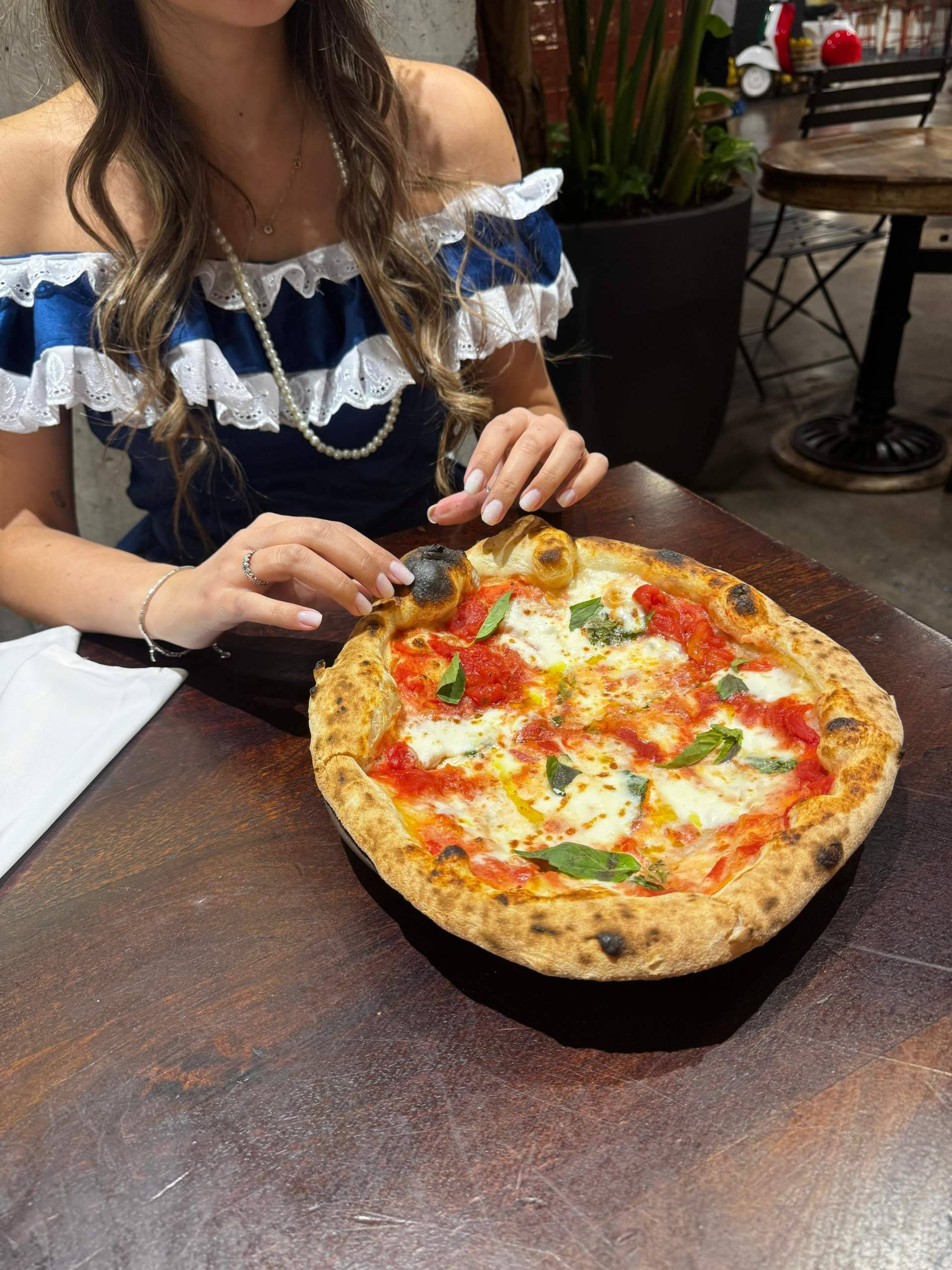 SAVOIA; La nueva pizzería cool en Santiago que rinde tributo a una reina